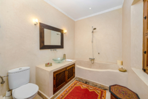 riad-mon-amour-marrakesh-medina-accommodation-hotel-suites-bathroom