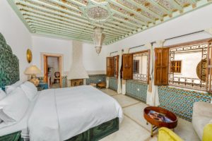 riad-mon-amour-marrakesh-medina-accommodation-hotel-suites-master-bedroom