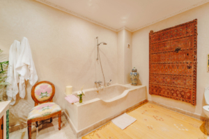 riad-mon-amour-marrakesh-medina-accommodation-hotel-suites-royal-bathroom